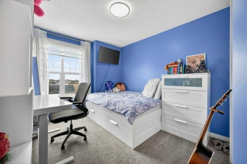 370 Prestwick Circle Se, Calgary, AB - Indoor Photo Showing Bedroom