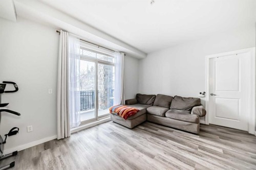 101-117 Copperpond Common Se, Calgary, AB - Indoor Photo Showing Other Room