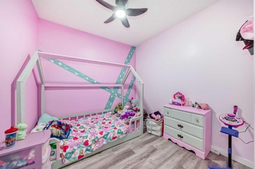 101-117 Copperpond Common Se, Calgary, AB - Indoor Photo Showing Bedroom
