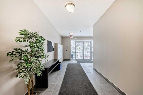 101-117 Copperpond Common Se, Calgary, AB - Indoor Photo Showing Other Room