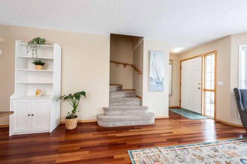 35 Somervale Place Sw, Calgary, AB - Indoor Photo Showing Other Room