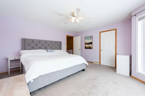 35 Somervale Place Sw, Calgary, AB - Indoor Photo Showing Bedroom