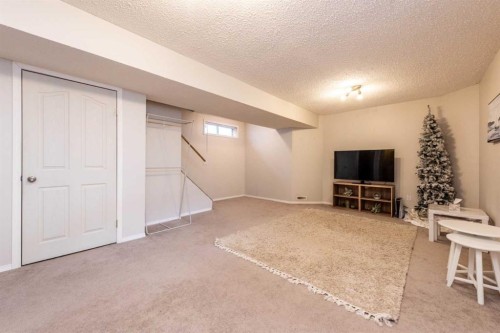 35 Somervale Place Sw, Calgary, AB - Indoor