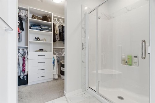 54 Belmont Manor Sw, Calgary, AB - Indoor Photo Showing Bathroom