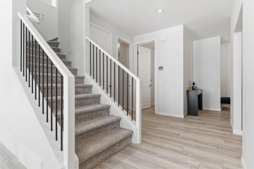 54 Belmont Manor Sw, Calgary, AB - Indoor Photo Showing Other Room