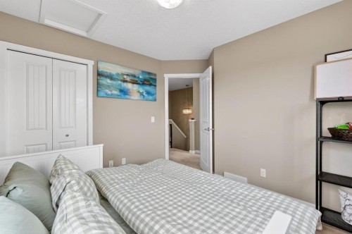180 Walden Gate Se, Calgary, AB - Indoor Photo Showing Bedroom