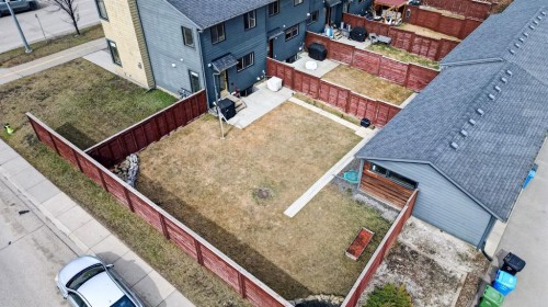 180 Walden Gate Se, Calgary, AB - Outdoor