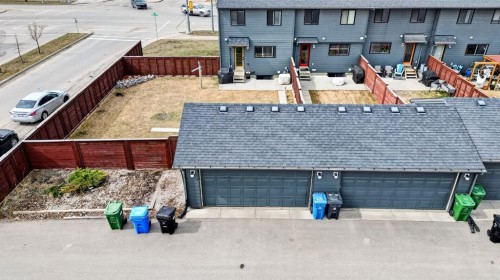 180 Walden Gate Se, Calgary, AB - Outdoor