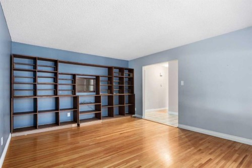 356 Willow Ridge Place Se, Calgary, AB - Indoor Photo Showing Other Room