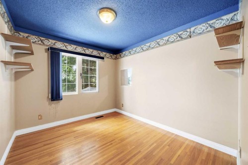 356 Willow Ridge Place Se, Calgary, AB - Indoor Photo Showing Other Room