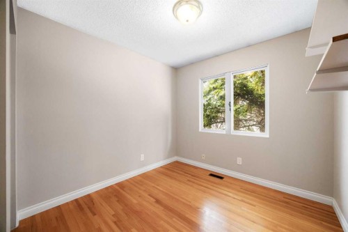 356 Willow Ridge Place Se, Calgary, AB - Indoor Photo Showing Other Room