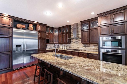 2028 25A Street Sw, Calgary, AB - Indoor Photo Showing Kitchen With Stainless Steel Kitchen With Double Sink With Upgraded Kitchen