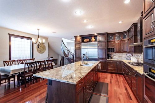 2028 25A Street Sw, Calgary, AB - Indoor Photo Showing Kitchen With Stainless Steel Kitchen With Double Sink With Upgraded Kitchen