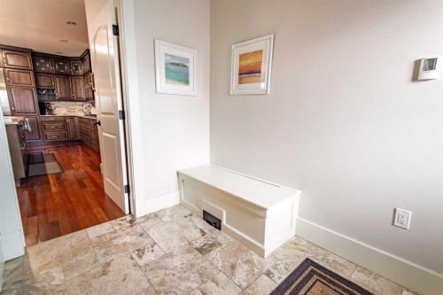 2028 25A Street Sw, Calgary, AB - Indoor Photo Showing Other Room