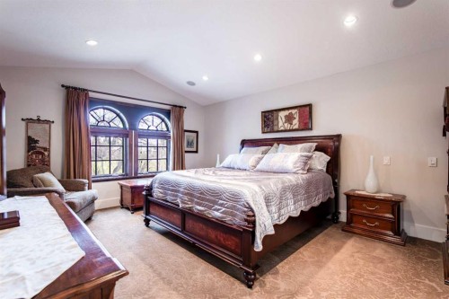 2028 25A Street Sw, Calgary, AB - Indoor Photo Showing Bedroom