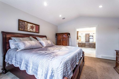 2028 25A Street Sw, Calgary, AB - Indoor Photo Showing Bedroom