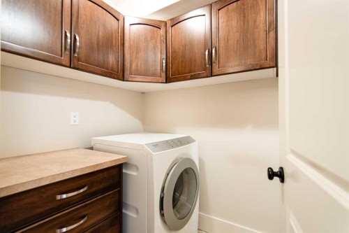 2028 25A Street Sw, Calgary, AB - Indoor Photo Showing Laundry Room
