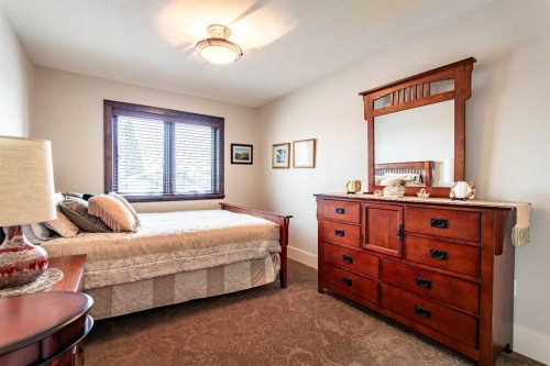 2028 25A Street Sw, Calgary, AB - Indoor Photo Showing Bedroom