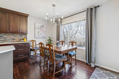 18519 Chaparral Manor Se, Calgary, AB - Indoor Photo Showing Dining Room