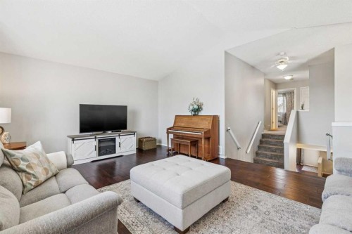 18519 Chaparral Manor Se, Calgary, AB - Indoor Photo Showing Living Room
