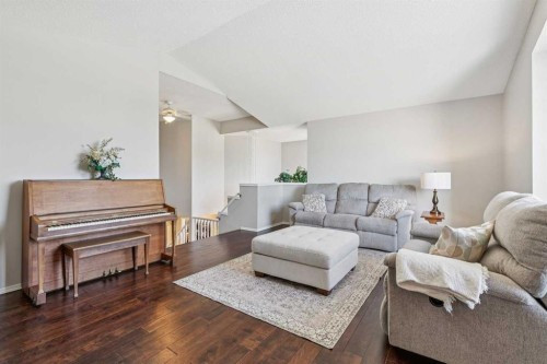 18519 Chaparral Manor Se, Calgary, AB - Indoor Photo Showing Living Room