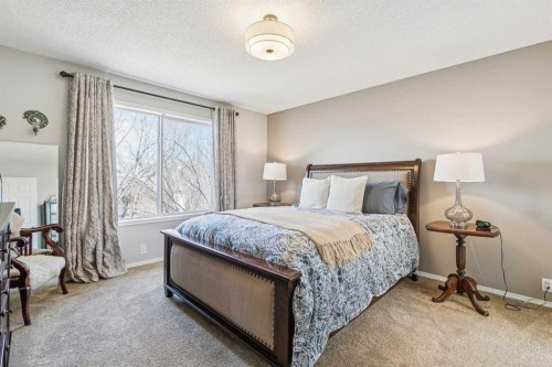 18519 Chaparral Manor Se, Calgary, AB - Indoor Photo Showing Bedroom