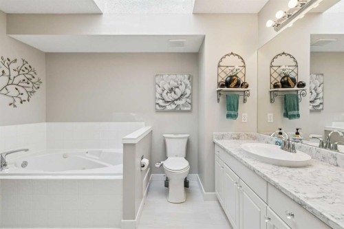 18519 Chaparral Manor Se, Calgary, AB - Indoor Photo Showing Bathroom