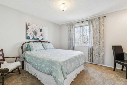 18519 Chaparral Manor Se, Calgary, AB - Indoor Photo Showing Bedroom