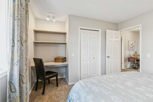 18519 Chaparral Manor Se, Calgary, AB - Indoor Photo Showing Bedroom