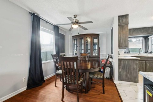 13811 Deer Run Boulevard Se, Calgary, AB - Indoor Photo Showing Dining Room