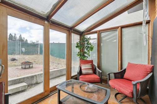 13811 Deer Run Boulevard Se, Calgary, AB - Indoor Photo Showing Other Room