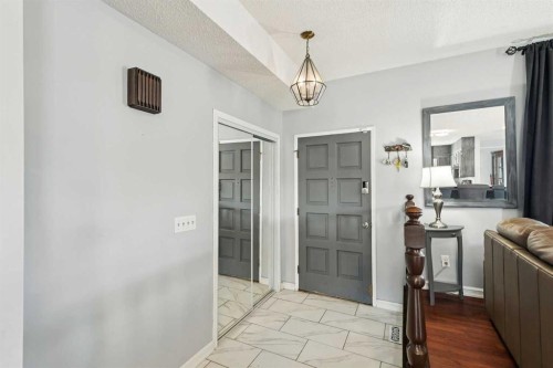 13811 Deer Run Boulevard Se, Calgary, AB - Indoor Photo Showing Other Room