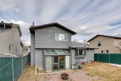 13811 Deer Run Boulevard Se, Calgary, AB - Outdoor With Exterior