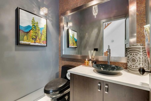 239 37 Avenue Sw, Calgary, AB - Indoor Photo Showing Other Room