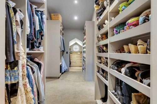 239 37 Avenue Sw, Calgary, AB - Indoor With Storage