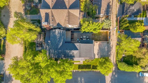 239 37 Avenue Sw, Calgary, AB - Outdoor