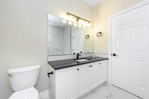 42 Royal Crest Point Nw, Calgary, AB - Indoor Photo Showing Bathroom