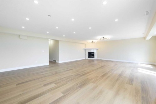 42 Royal Crest Point Nw, Calgary, AB - Indoor