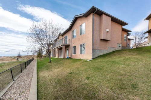42 Royal Crest Point Nw, Calgary, AB - Outdoor