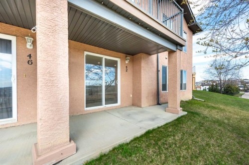 42 Royal Crest Point Nw, Calgary, AB - Outdoor With Exterior