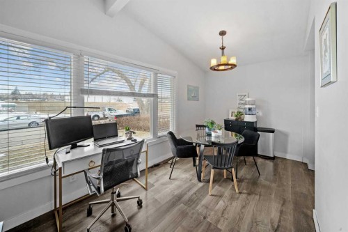 5516 Taylor Crescent Ne, Calgary, AB - Indoor Photo Showing Office