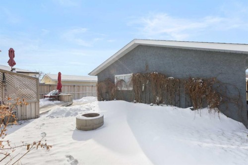 172 Rundlefield Crescent Ne, Calgary, AB - Outdoor