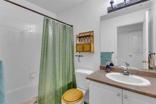 308-2000 Valleyview Park Se, Calgary, AB - Indoor Photo Showing Bathroom