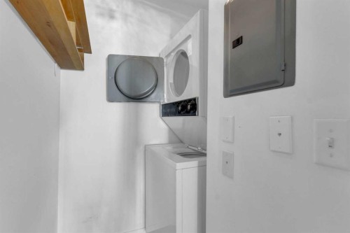 308-2000 Valleyview Park Se, Calgary, AB - Indoor Photo Showing Laundry Room