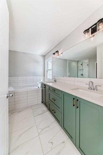 16 West Grove Link Sw, Calgary, AB - Indoor Photo Showing Bathroom