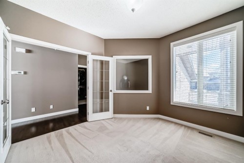 259 St Moritz Drive Sw, Calgary, AB - Indoor Photo Showing Other Room