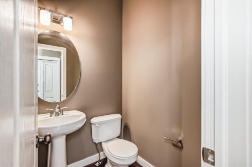 259 St Moritz Drive Sw, Calgary, AB - Indoor Photo Showing Bathroom