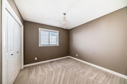 259 St Moritz Drive Sw, Calgary, AB - Indoor Photo Showing Other Room