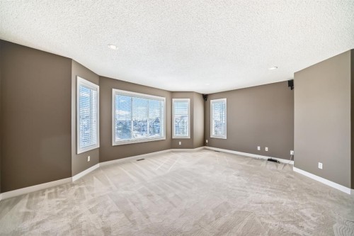 259 St Moritz Drive Sw, Calgary, AB - Indoor Photo Showing Other Room