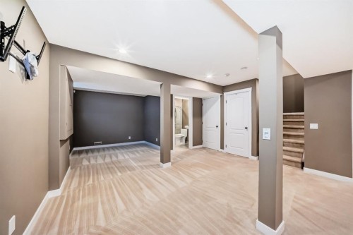 259 St Moritz Drive Sw, Calgary, AB - Indoor Photo Showing Other Room